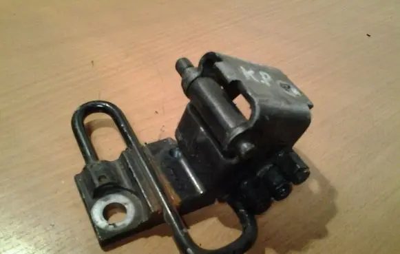 Audi A8 S8 D3 4E Front door lower hinge 