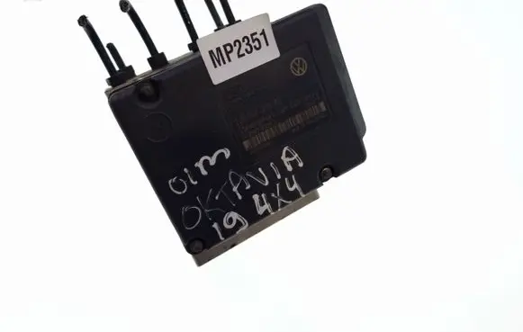 Skoda Octavia Mk1 (1U) ABS Pump 1J0907379AG 1J0614217F