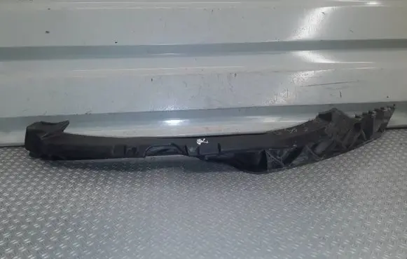 Skoda Octavia Mk2 (1Z) Front bumper mounting bracket 1Z0807183D