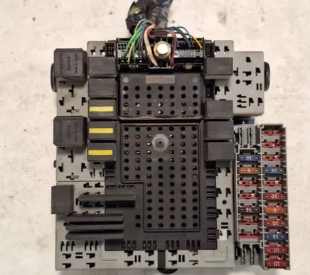 Volvo S60 Fuse box set 8688153 8645729 02W271