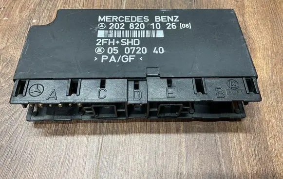 Mercedes-Benz C W202 Comfort/convenience module 2028201026