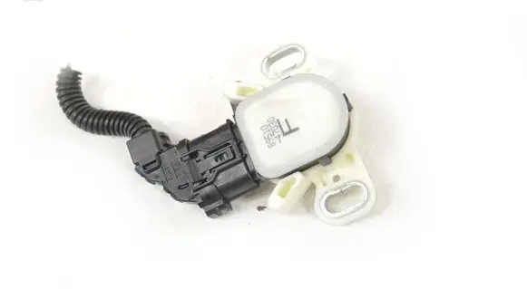 Volkswagen PASSAT B6 Brake pedal sensor switch 8951047030