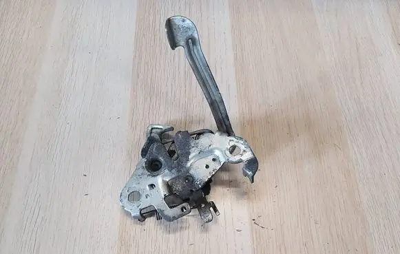 Peugeot 108 Engine bonnet/hood lock/catch