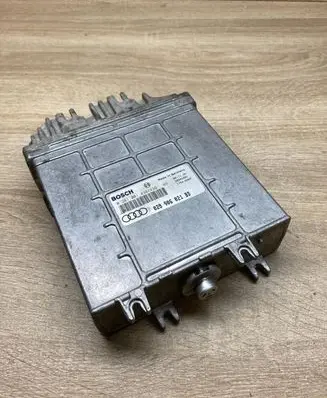 Audi A4 S4 B5 8D Engine control unit/module ECU 028906021BD 0281001438