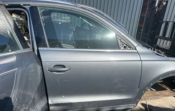 Audi Q3 8U Front door