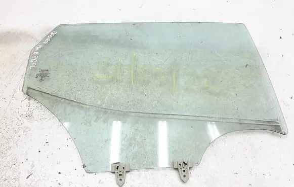 Nissan Qashqai Rear door window glass e143r001583
