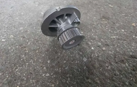 Opel Vectra B Water pump 93182038