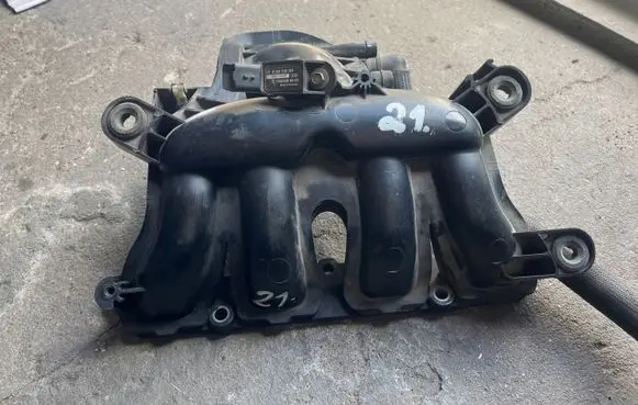 Peugeot 207 Intake manifold V757004180