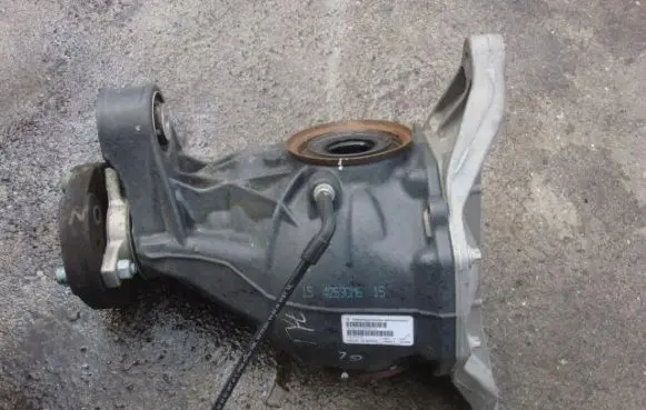 Mercedes-Benz GL X166 Rear differential