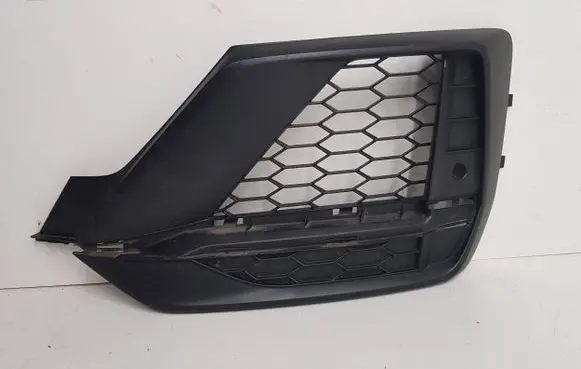 Audi Q2 - Front bumper lower grill 81A807681S