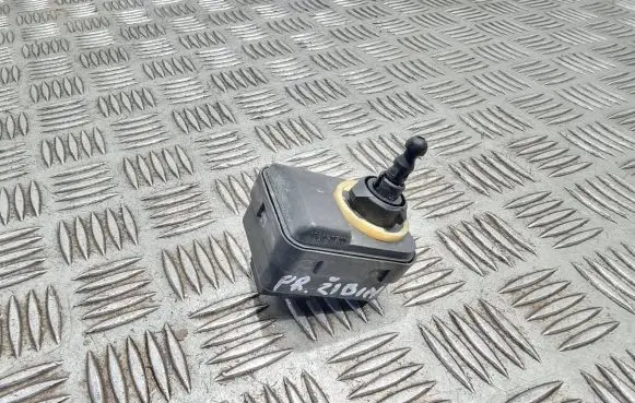 Headlight/headlamp level sensor
