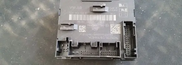 Audi TT TTS RS Mk3 8S Keyless (KESSY) go control unit/module 5Q0959593E