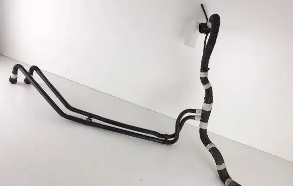 Tesla Model 3 Engine coolant pipe/hose 107757977H