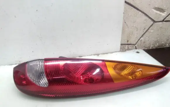 Nissan Almera Tino Rear/tail lights