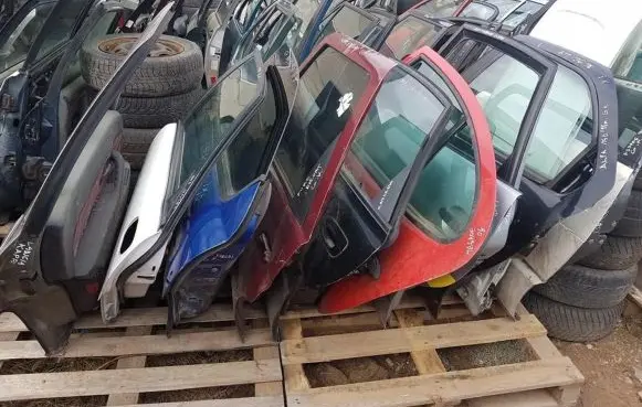 Renault Megane I Rear door nenustattyta