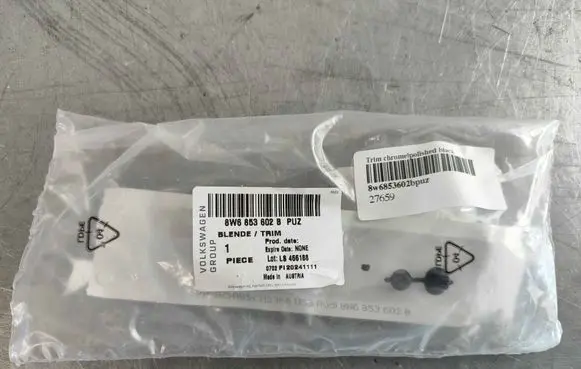 Audi A5 Fender trim (molding) 8W6853602BPUZ
