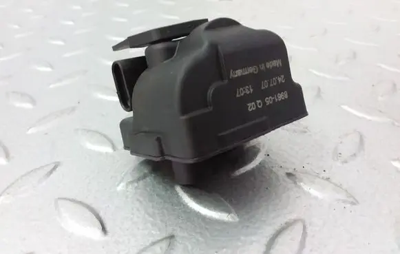 Fuel tank cap lock