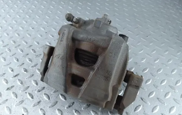 Volkswagen PASSAT B8 USA Front brake caliper 561615124A 3C0615125A