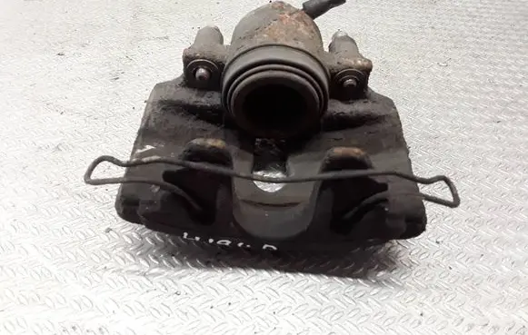 Volkswagen PASSAT B6 Front brake caliper 