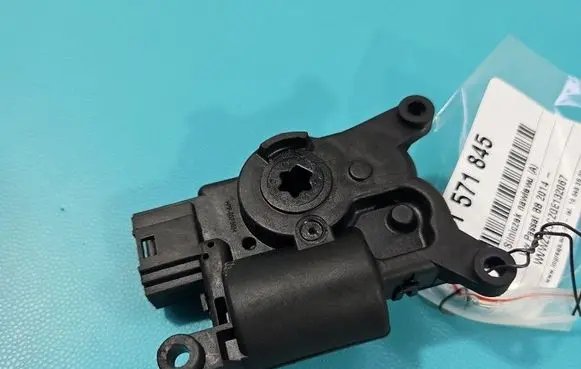 Volkswagen PASSAT B8 A/C air flow flap actuator/motor 5Q0907511A IMPRK1571845