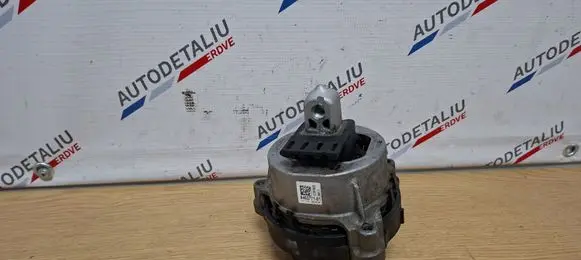 Engine mount bracket