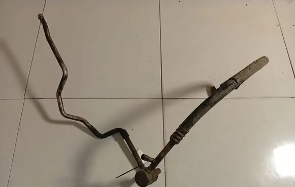 Volkswagen Golf IV Air conditioning (A/C) pipe/hose 
