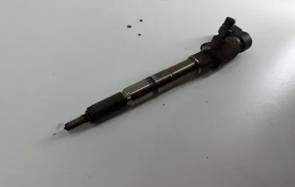 Audi A1 Fuel injector 03L130277B