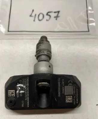 Mercedes-Benz S W221 Tire pressure sensor 0045429818 A0045429818