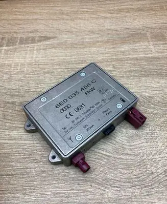 Audi A6 S6 C6 4F Aerial antenna amplifier 8E0035456C