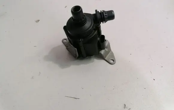 BMW 5 F10 F11 Electric auxiliary coolant/water pump 8511748