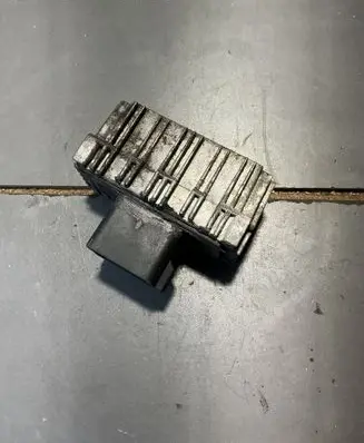 Opel Astra H Glow plug pre-heat relay 55354141 51299018A 51293018A