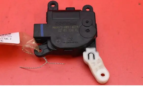 Hyundai Kona I Air flap motor/actuator H400730891