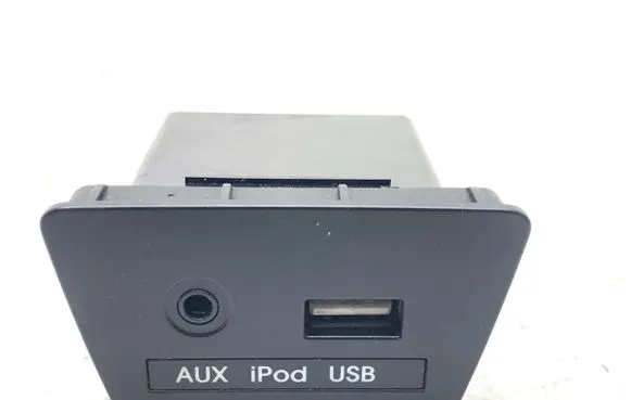 Hyundai ix35 USB socket connector 961102S000