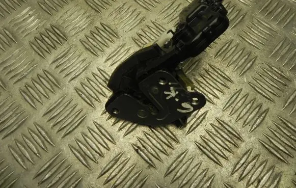 Dacia Spring Rear door lock 825035134R