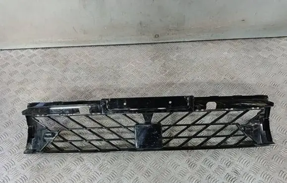 Cupra Formentor Front bumper lower grill 5FF853667A