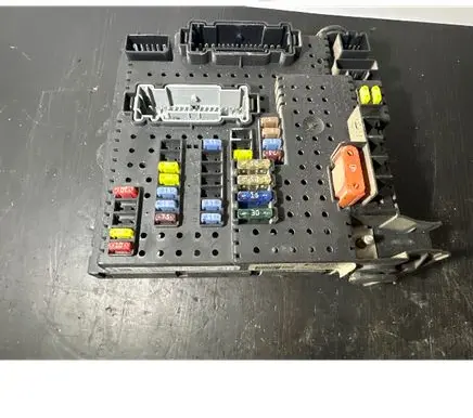 Volvo S60 Fuse module 30728512 28017881