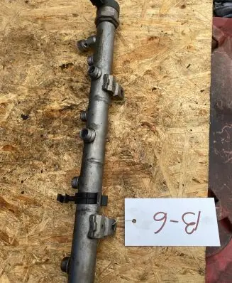 Audi Q7 4L Fuel main line pipe 057130090L