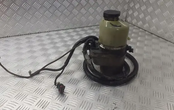 Opel Astra H Power steering pump