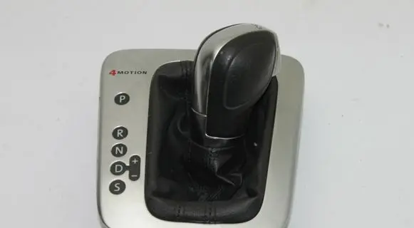 Volkswagen Tiguan Gear selector 5N1713203AB