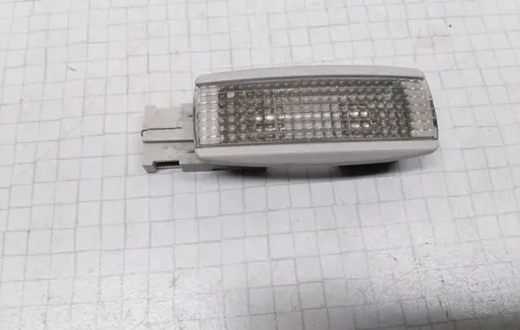 Volkswagen PASSAT B5 Other interior light 3B0947113