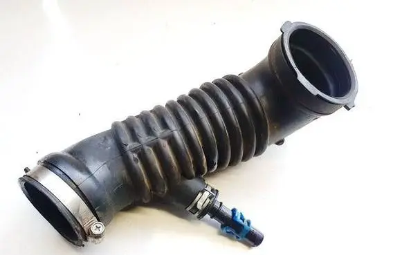 Air intake hose/pipe