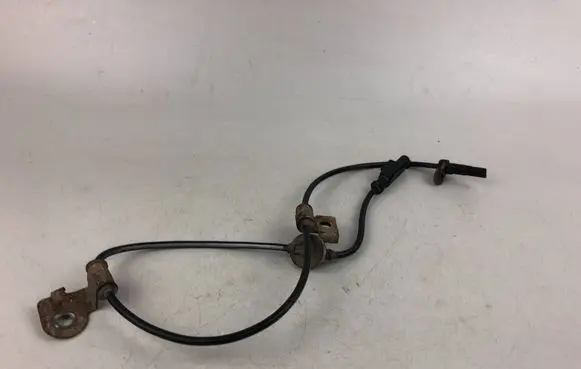 Subaru Legacy ABS brake wheel speed sensor 27540AG00