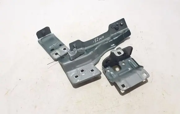Dacia Duster Fender mounting bracket 638E92393R