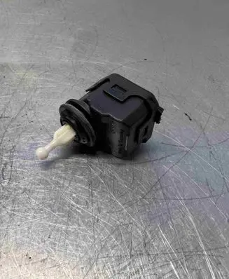 Volkswagen PASSAT B5.5 Headlight level adjustment motor 1j0941295c