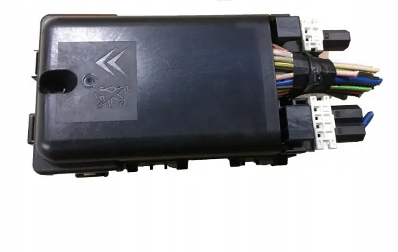 Peugeot 508 RXH Relay mounting block 9665492680
