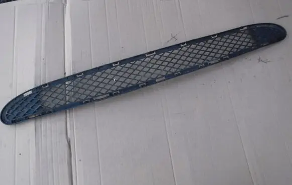 Mercedes-Benz C W203 Front bumper lower grill A2038852623