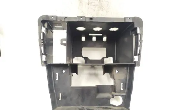 Volvo V70 Radio/GPS head unit trim 30722446 3865