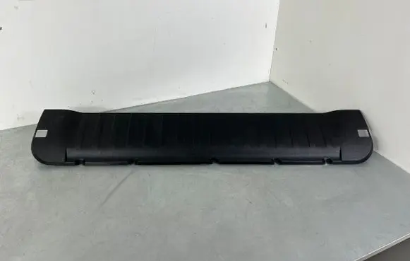 Trunk/boot sill cover protection