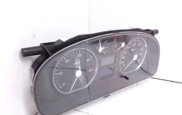Renault Laguna II Speedometer (instrument cluster) 8200328450