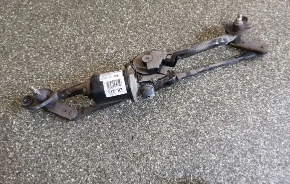 KIA Magentis Front wiper linkage and motor 981102G000